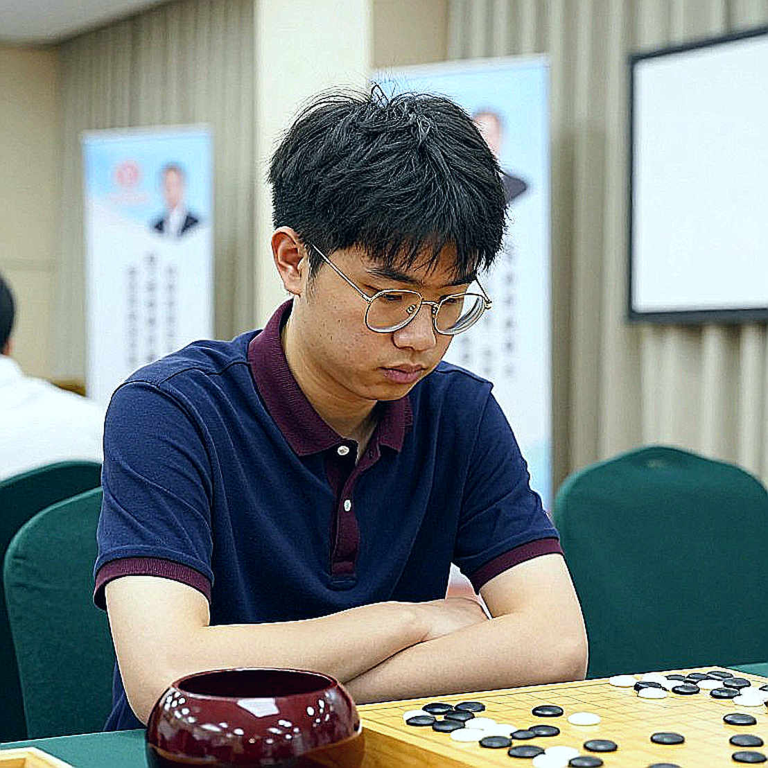 5.e5 trong Gambit Scotch: Vũ khí câu lạc bộ và giới hạn của niềm tin