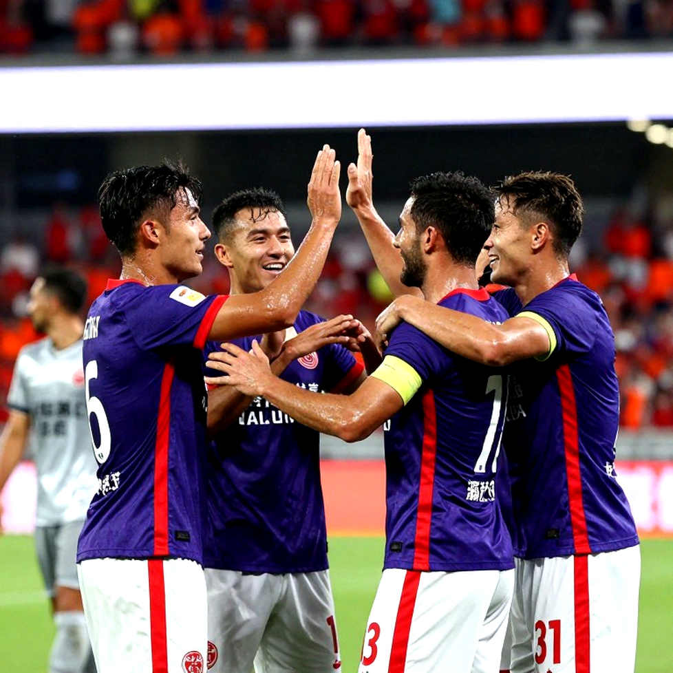 Đọc V.League bằng quy trình: Nhịp ép sân, tải trọng ngôi sao và cái giá của một mùa giải dài