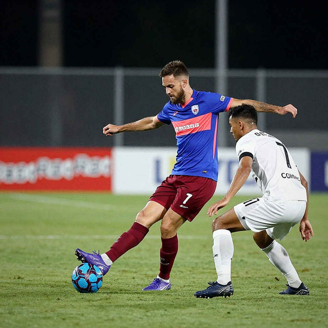 Thế hệ vàng Việt Nam bị kẹt ở đỉnh: V.League không có chợ để bán tài năng Thế hệ vàng Việt Nam bị kẹt ở đỉnh: V.League không có chợ để bán tài năng